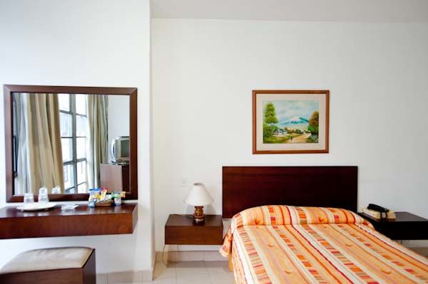 Hotel Royal Plaza กาลี ภายนอก รูปภาพ