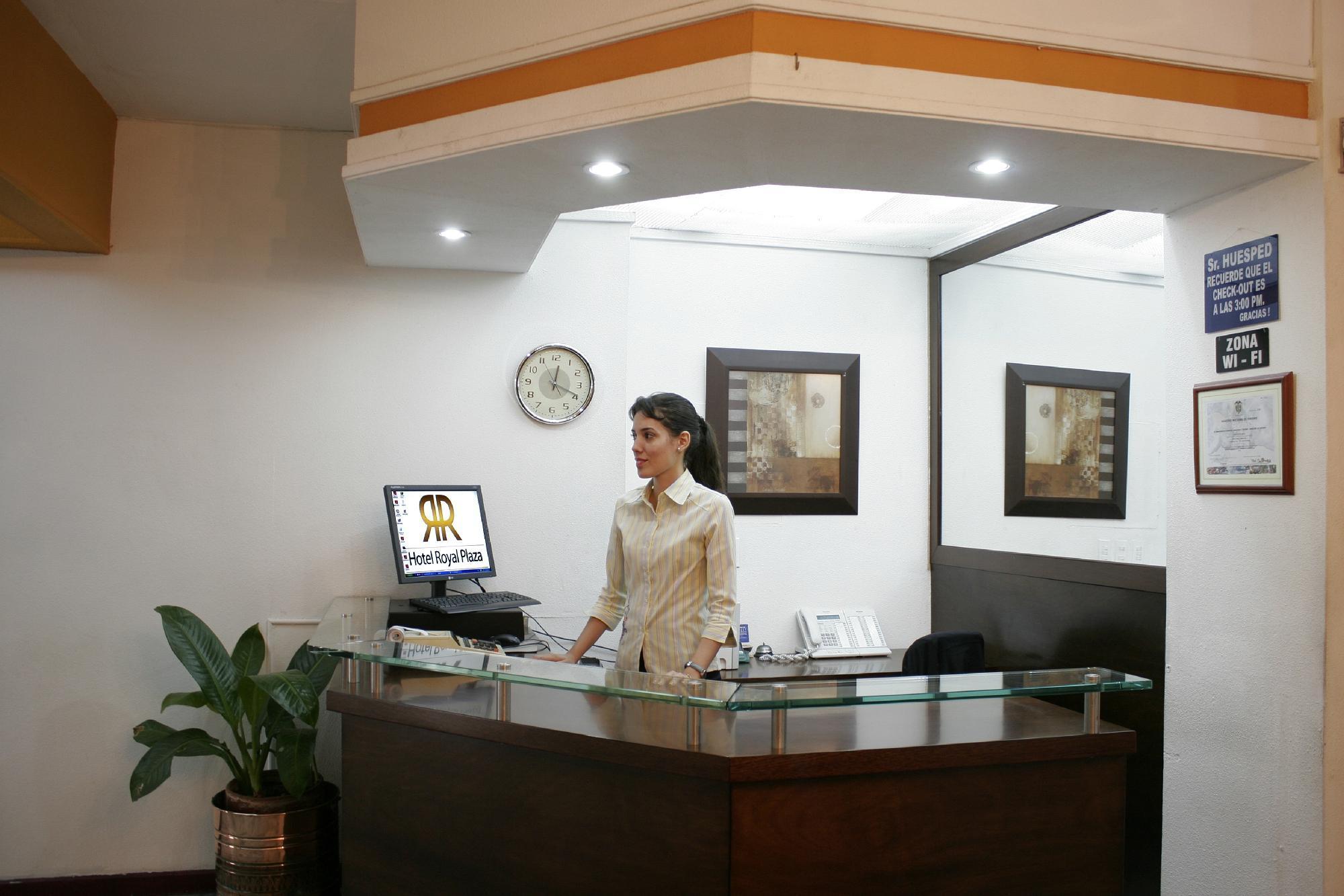 Hotel Royal Plaza กาลี ภายนอก รูปภาพ