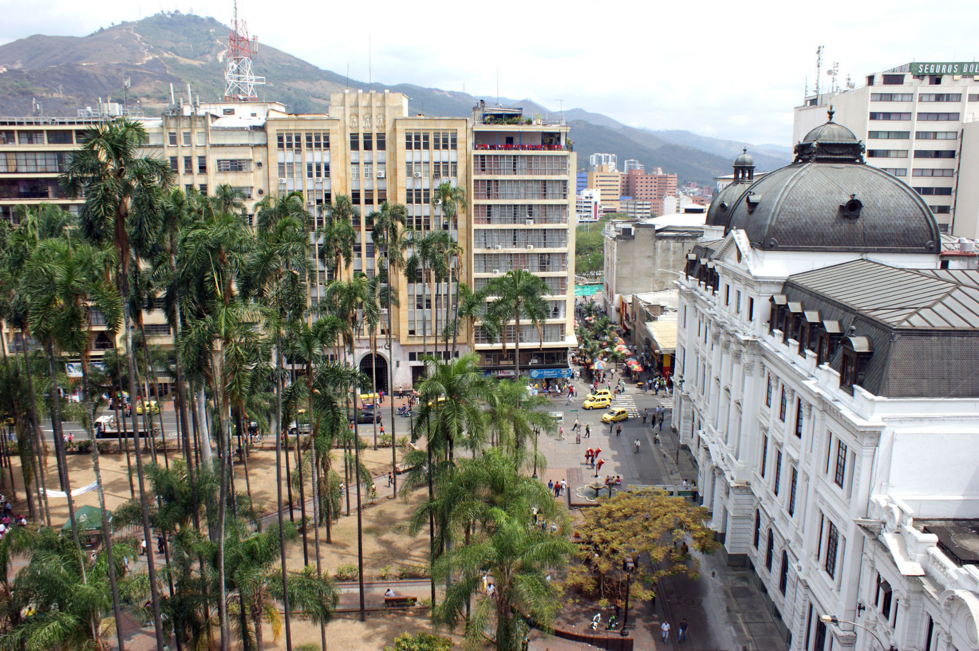 Hotel Royal Plaza กาลี ภายนอก รูปภาพ
