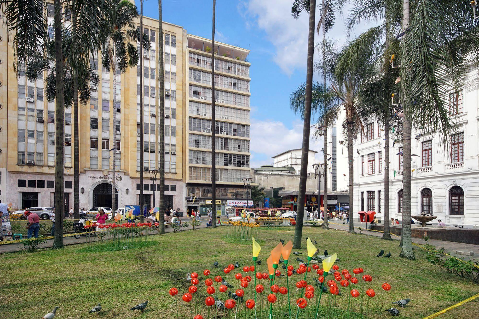 Hotel Royal Plaza กาลี ภายนอก รูปภาพ